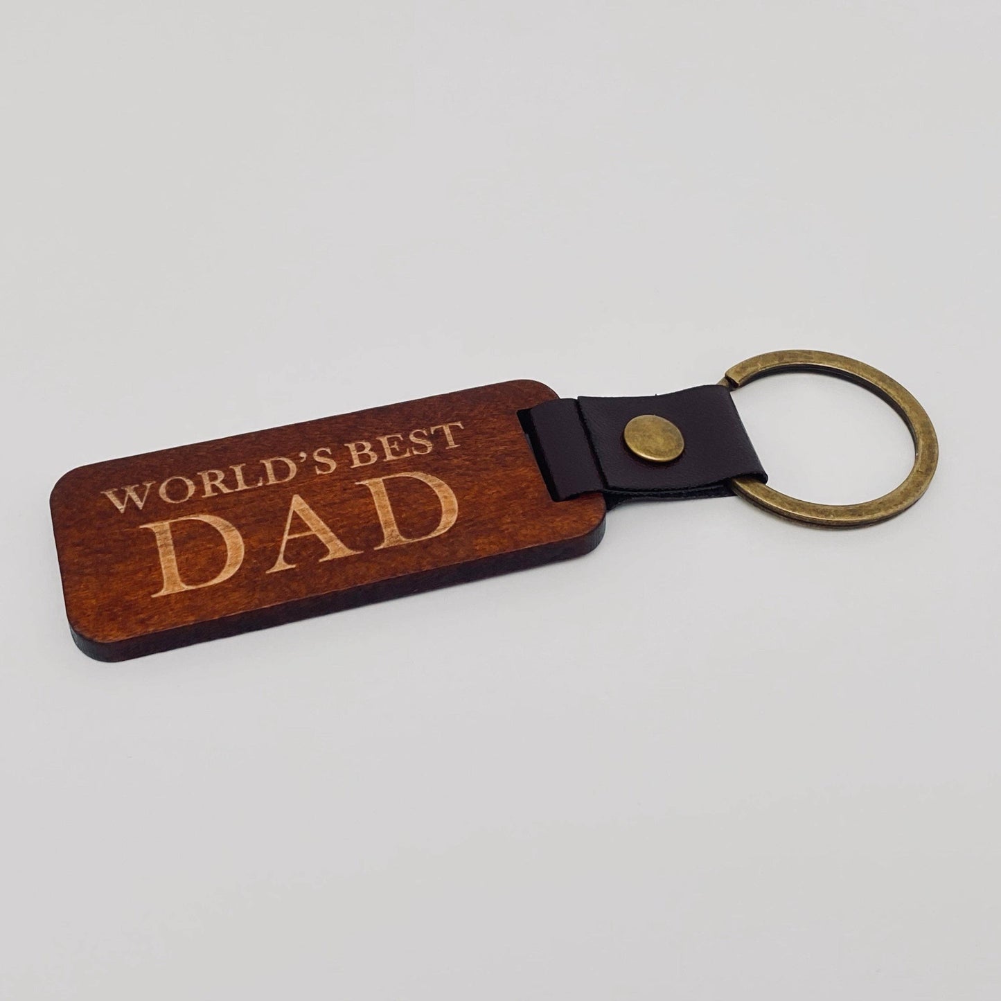 Leather Wood Pendant Keychain Gift For Dad Mom Friends: FLAG