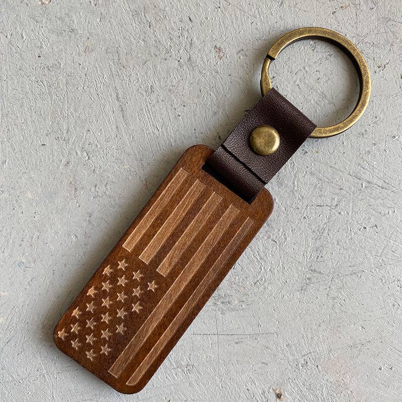 Leather Wood Pendant Keychain Gift For Dad Mom Friends: FLAG